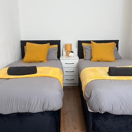 Spacious 3 Bed - Efc Stays Liverpool Bagian luar foto